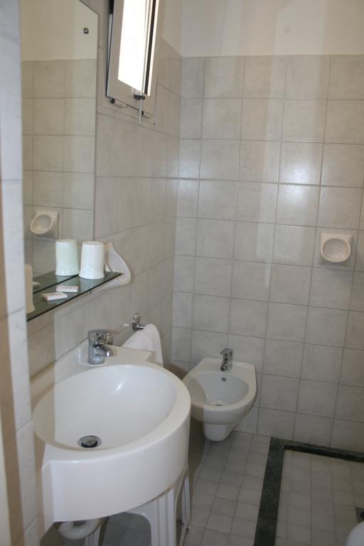 Albergo Da Siro Misano Adriatico Pokoj fotografie